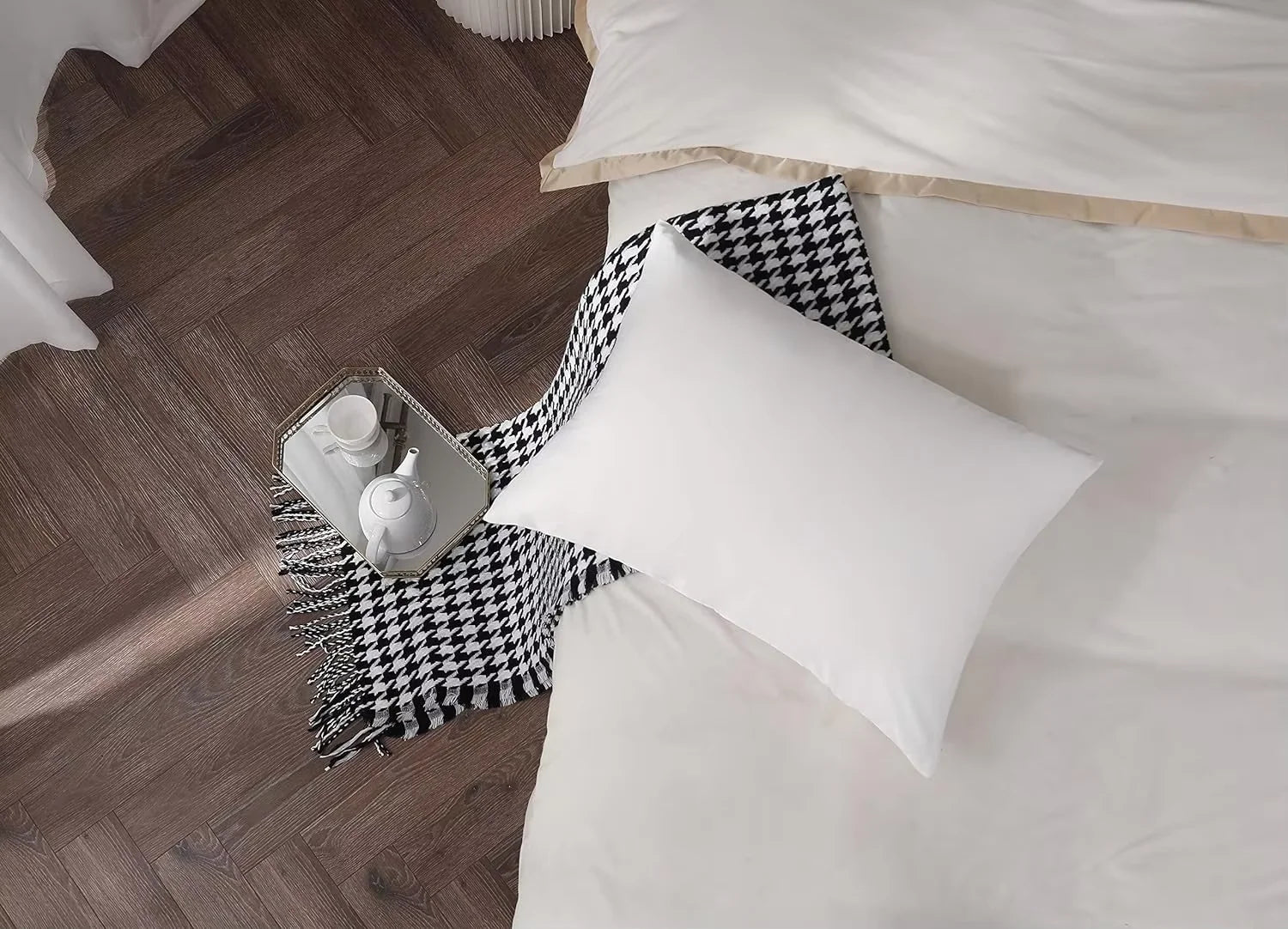 Aloirae 25 Momme mulberry silk pillowcase in ivory