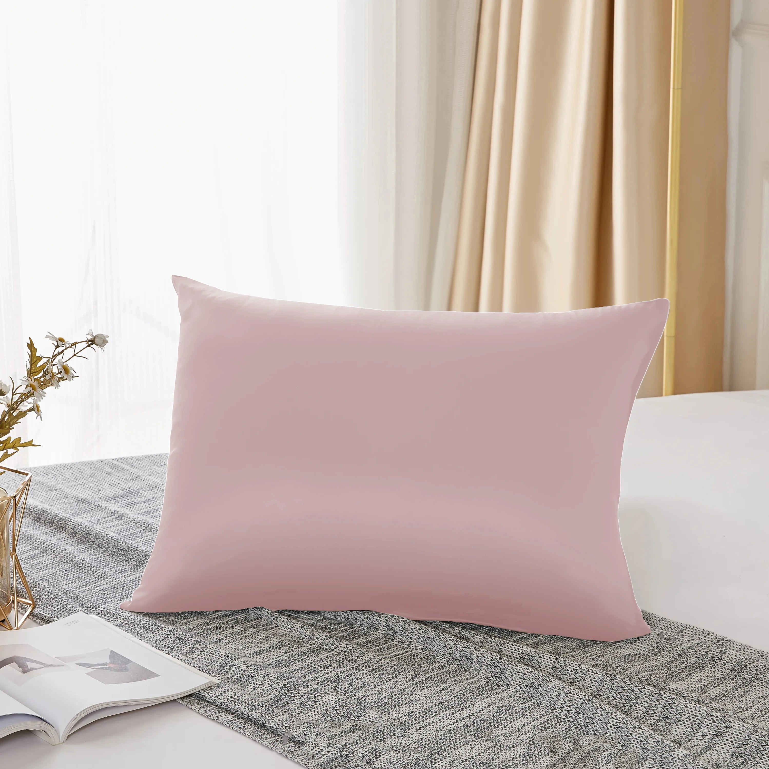 Aloirae 25 Momme mulberry silk pillowcase in ivory