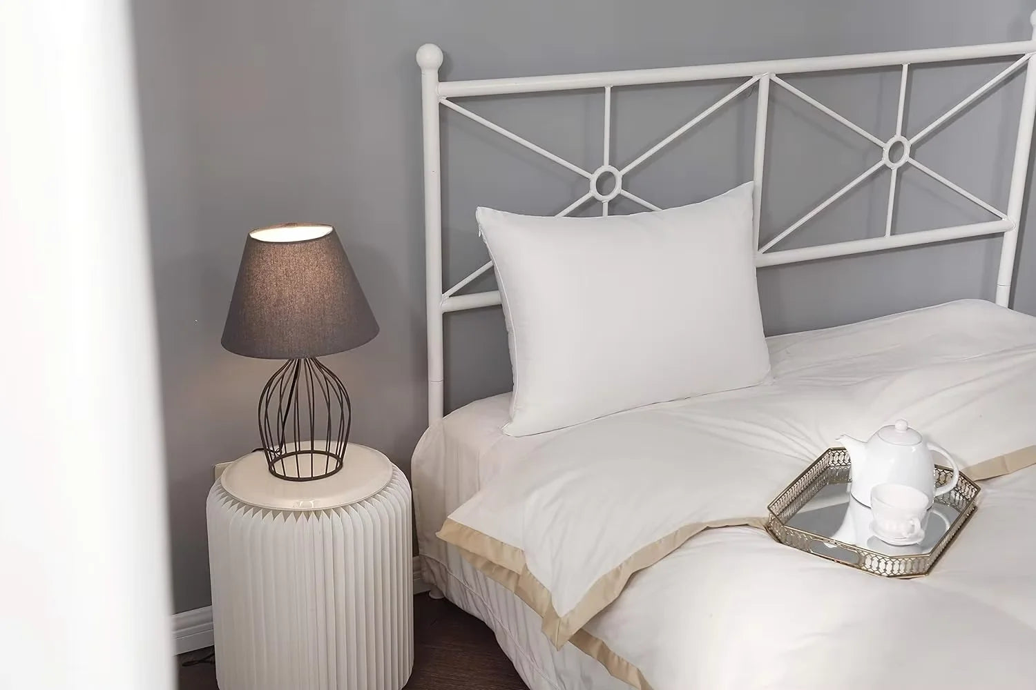 Aloirae 25 Momme mulberry silk pillowcase in ivory